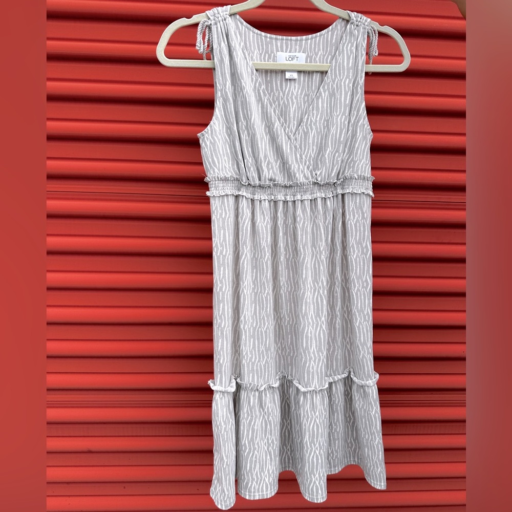 LOFT White and Gray Patterned Midi Dress